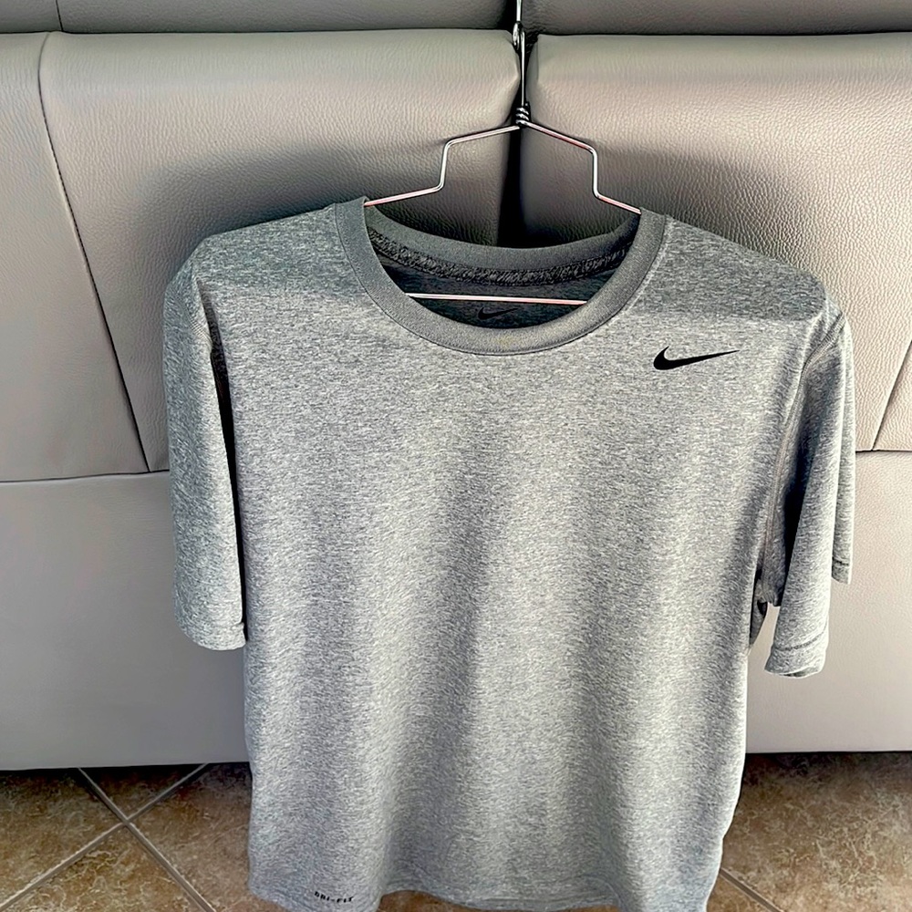 Nike grey medium t shirt never worn